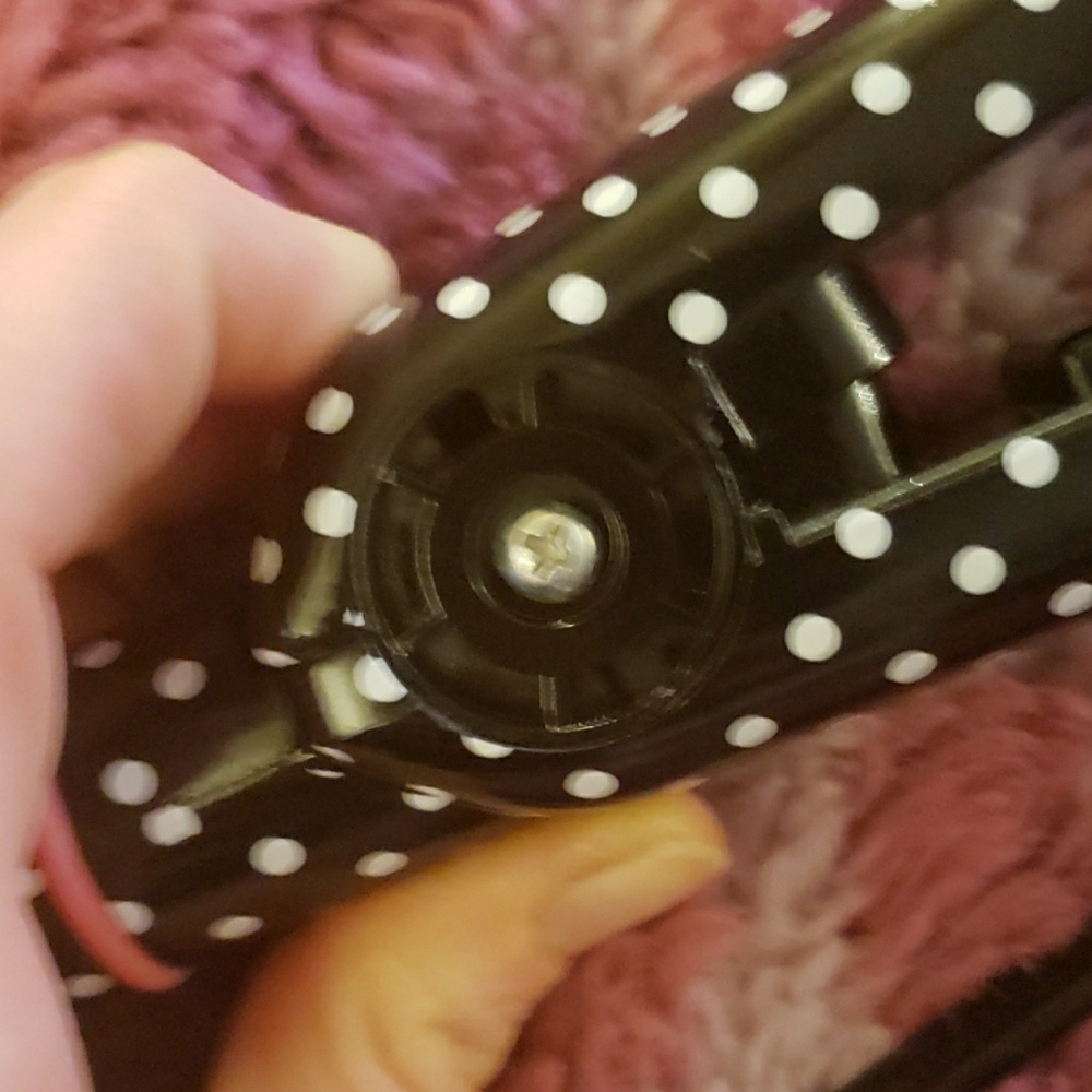 Straightener - Picture 3 of 3